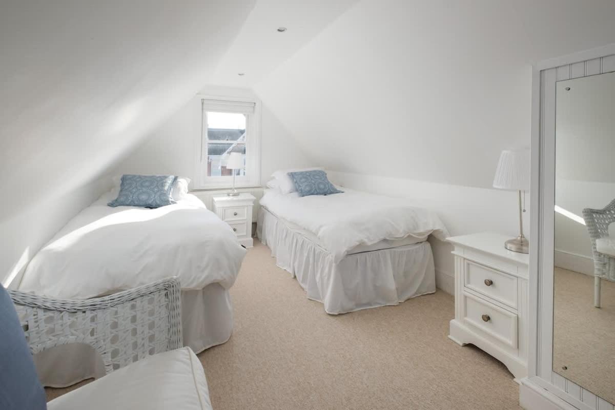 Firefly House Villa Cowes  Exterior photo